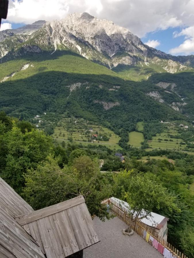 Bujtina Carku Hotel Theth Eksteriør billede