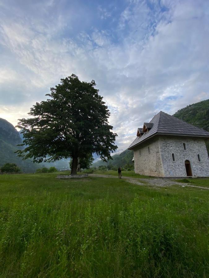 Bujtina Carku Hotel Theth Eksteriør billede