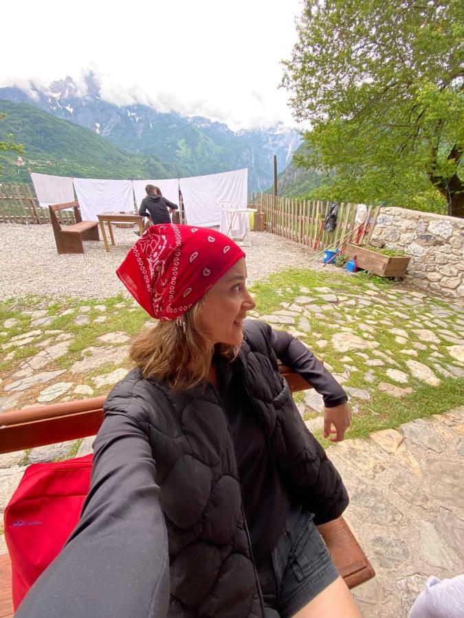 Bujtina Carku Hotel Theth Eksteriør billede