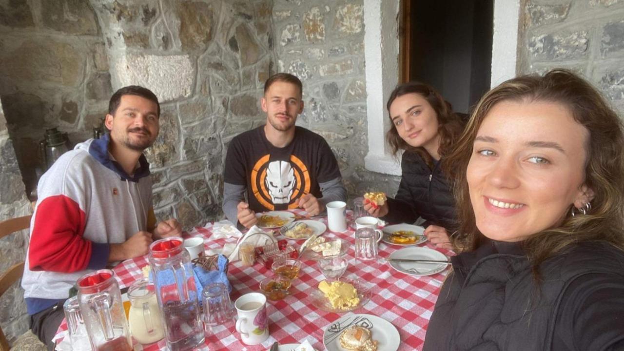 Bujtina Carku Hotel Theth Eksteriør billede