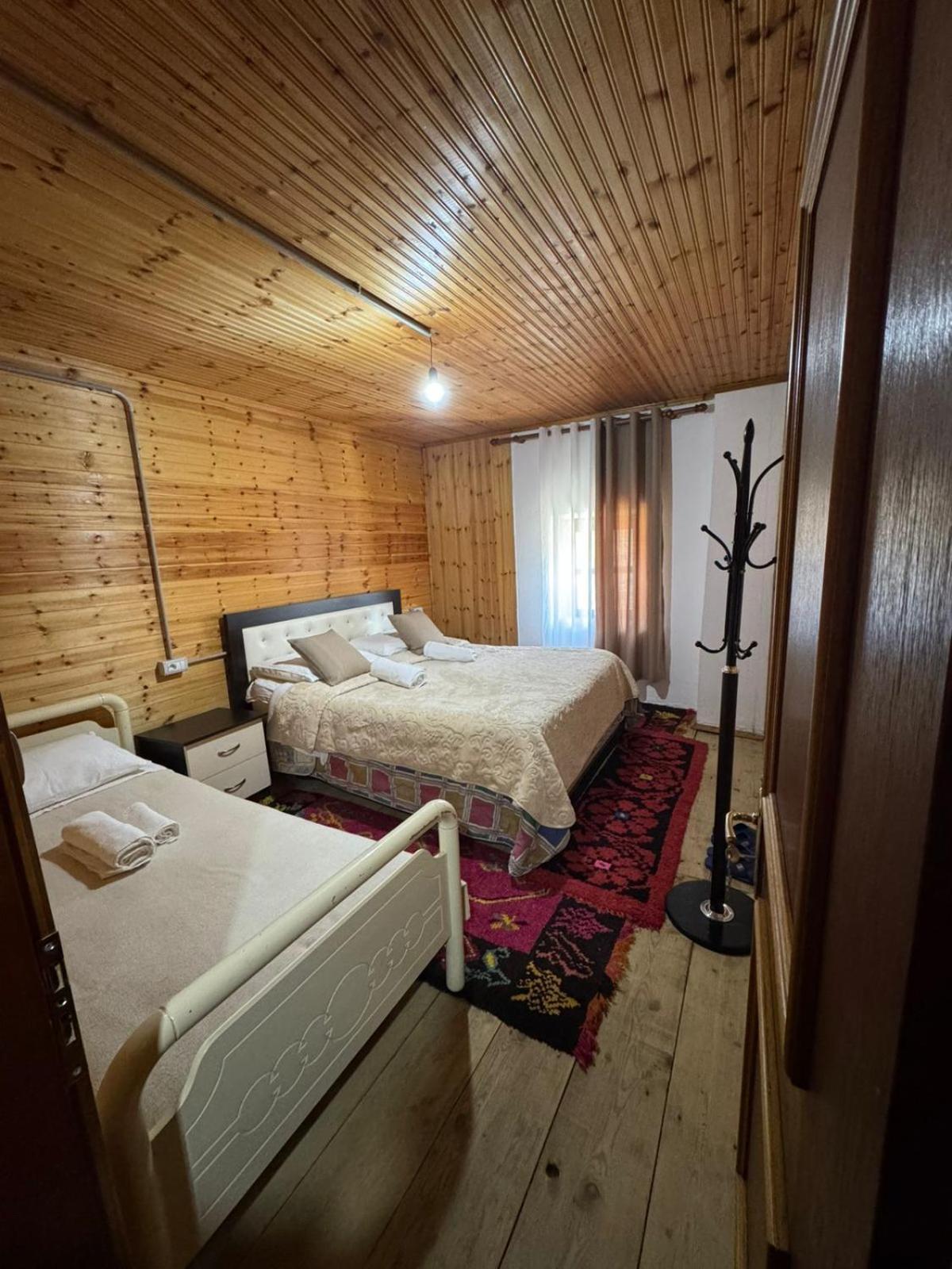 Bujtina Carku Hotel Theth Eksteriør billede