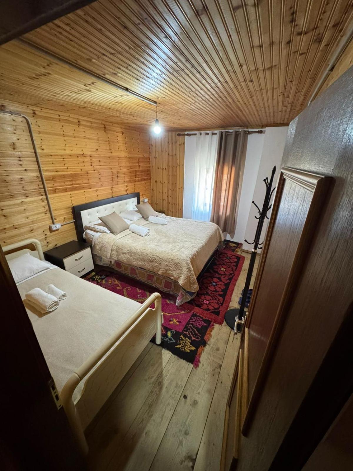 Bujtina Carku Hotel Theth Eksteriør billede